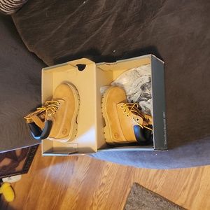 Timberland butters,size 5 toddler